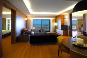 Minoa Palace Resort & Spa