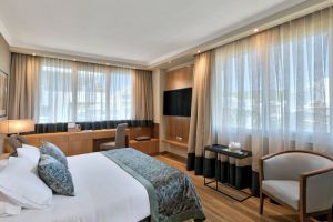 Divani Caravel Hotel De Luxe