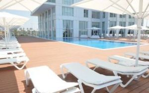 ISLAND LUXURIOUS SUITES HOTEL 