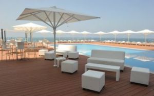 ISLAND LUXURIOUS SUITES HOTEL 