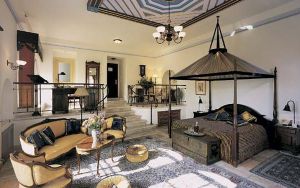 AMERICAN COLONY  De Luxe