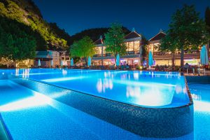 Hillside Beach Club