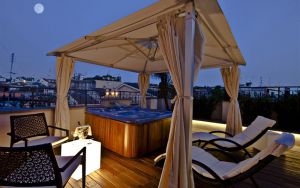 The First Luxury Art Hotel