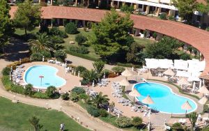 Cormoran Hotel & Residence