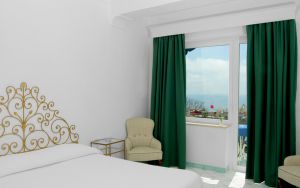 A'Pazziella Hotel