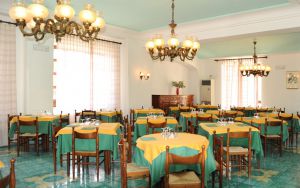 Zaro Hotel
