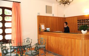 Zaro Hotel