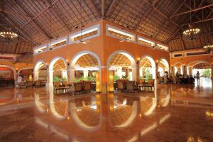 Barcelo Maya Colonial