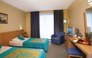 CATAMARAN RESORT HOTEL 