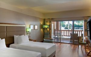 Twin Deluxe Room Swim Up Pool View
